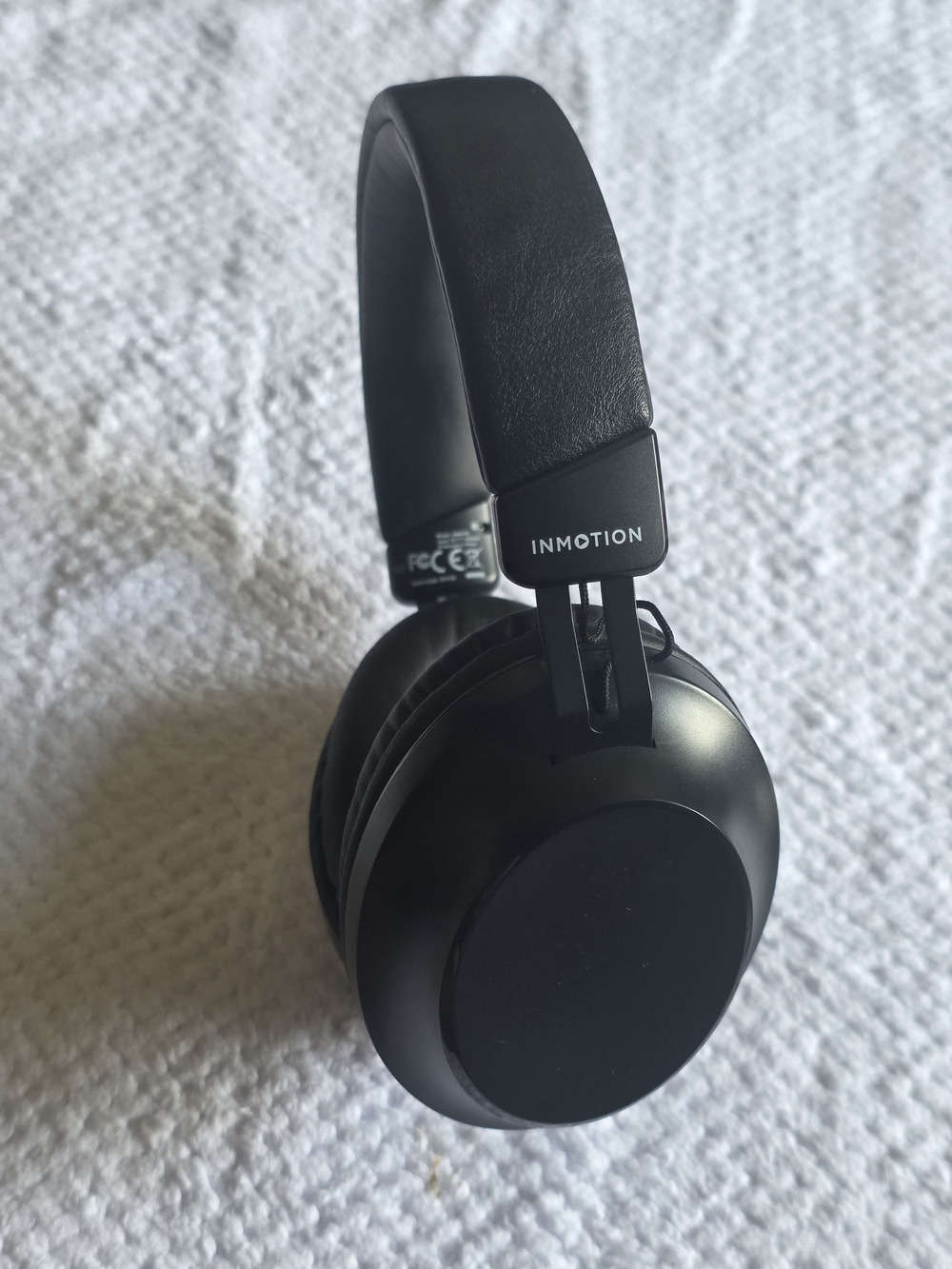 Black Over-Ear Wireless Headphones - Comfortable Bluetooth Audio